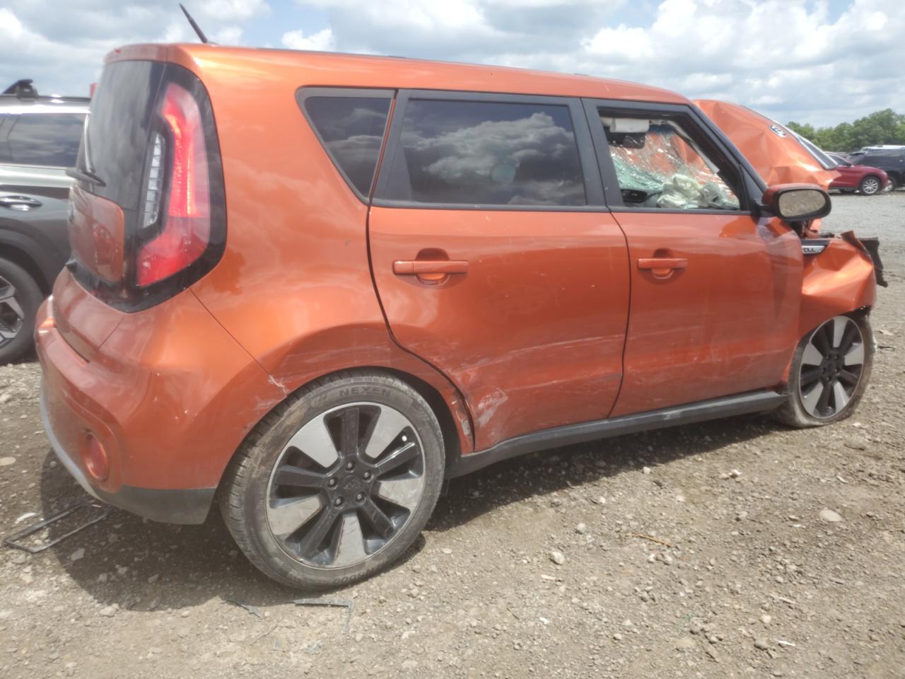 Image 3 of 2018 KIA SOUL + 2018 with VIN KNDJP3A5XJ7567241