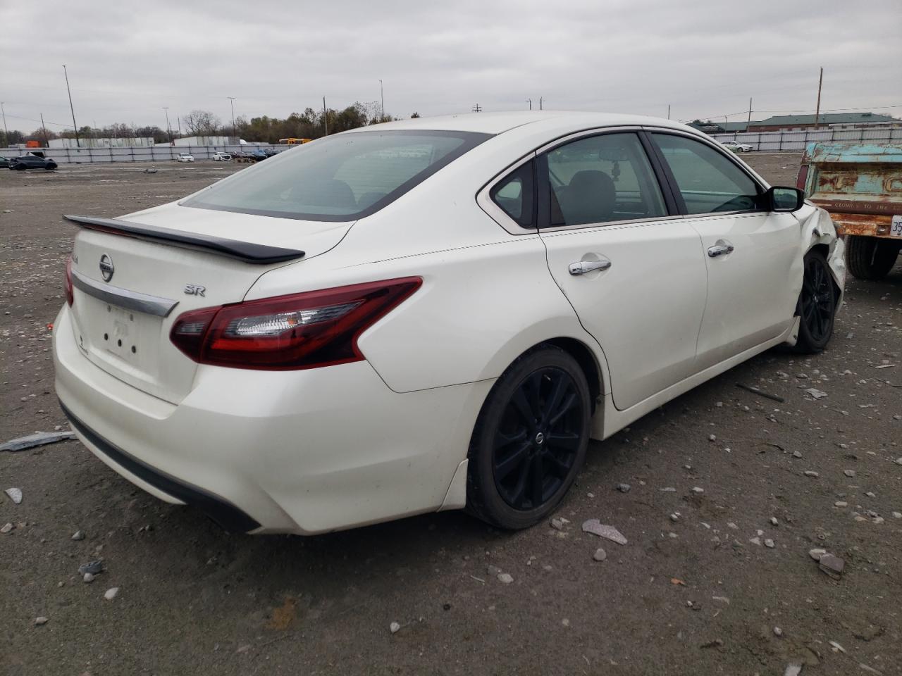 Obraz 3 z 2017 NISSAN ALTIMA 2.5 2017 z VIN 1N4AL3AP5HC290079