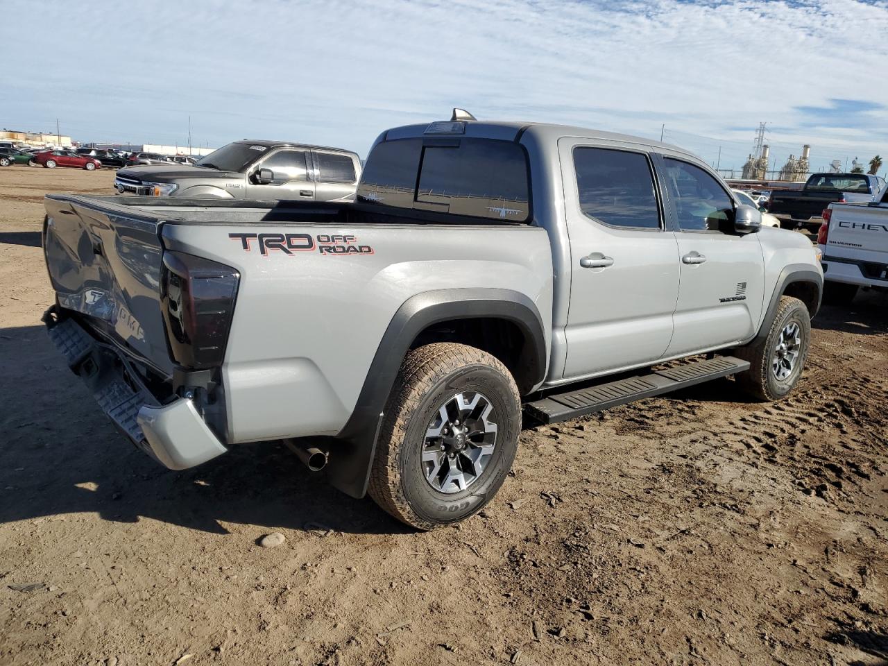 Obraz 3 z 2021 TOYOTA TACOMA DOUBLE CAB 2021 z VIN 3TMAZ5CN3MM146622