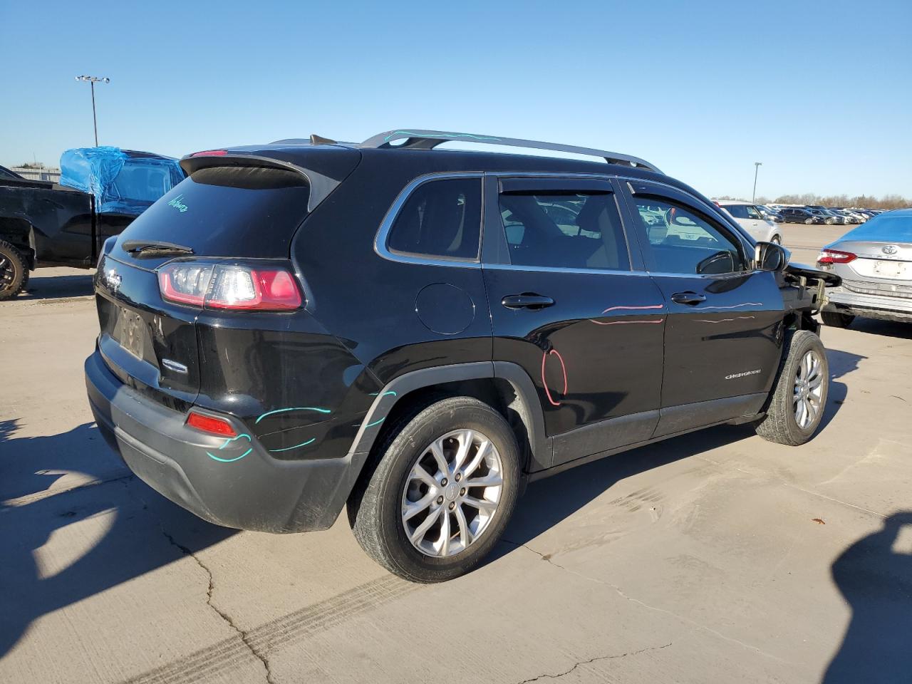 Image 3 of 2019 JEEP CHEROKEE LATITUDE 2019 with VIN 1C4PJLCB7KD348142