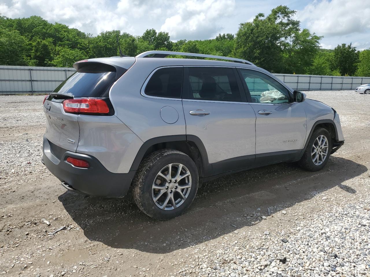 Image 3 of 2018 JEEP CHEROKEE LATITUDE PLUS 2018 with VIN 1C4PJLLB0JD621694
