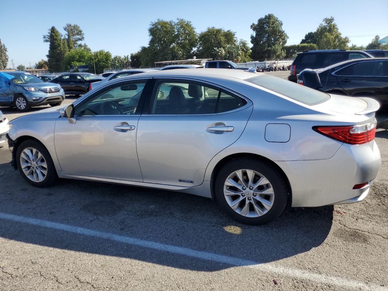 Image 2 of 2014 LEXUS ES 300H 2014 with VIN JTHBW1GG2E2059397