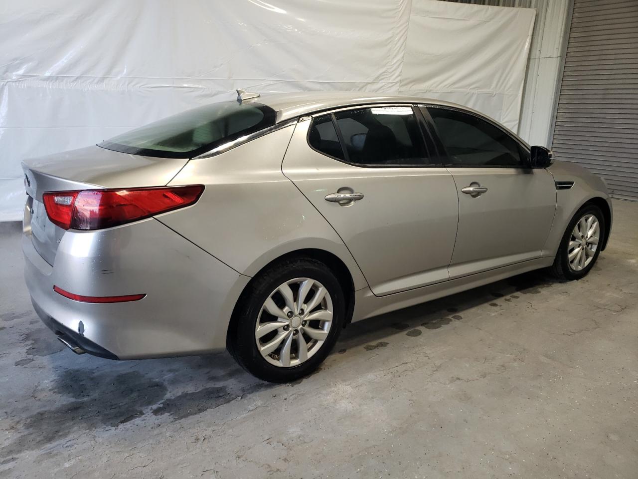 Image 3 of Kia Optima Lx 2015 with VIN 5XXGM4A73FG458855