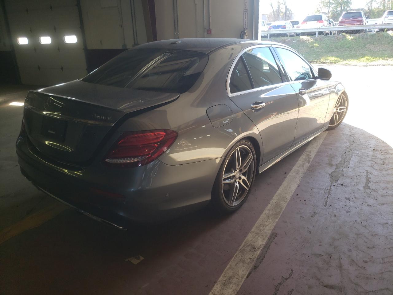 Изображение 3 2017 MERCEDES-BENZ E 300 4MATIC 2017 с VIN WDDZF4KB9HA144458