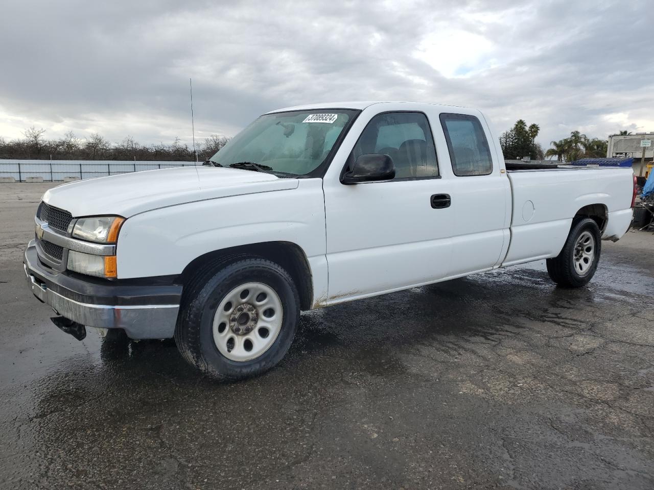 Image 1 of 2005 CHEVROLET SILVERADO C1500 2005 with VIN 1GCEC19T65E255780
