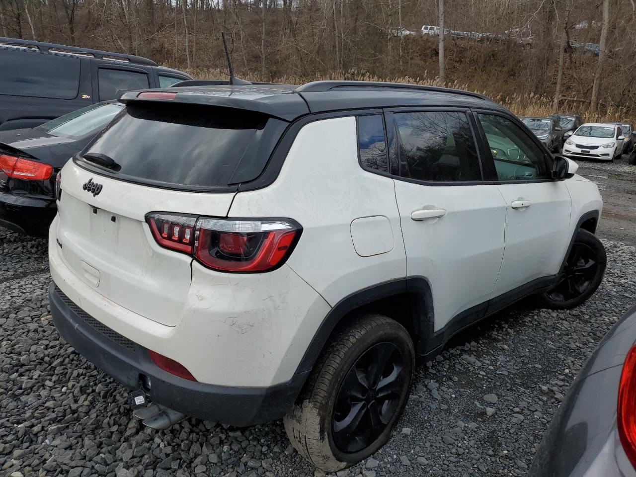 Obraz 3 z 2019 JEEP COMPASS LATITUDE 2019 z VIN 3C4NJDBB2KT842370
