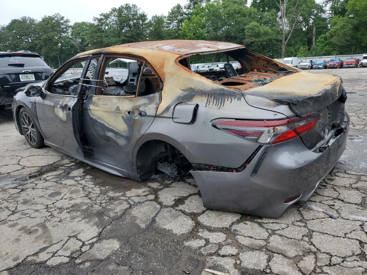 Image 2 of 2021 TOYOTA CAMRY SE 2021 with VIN 4T1G11AK0MU558720