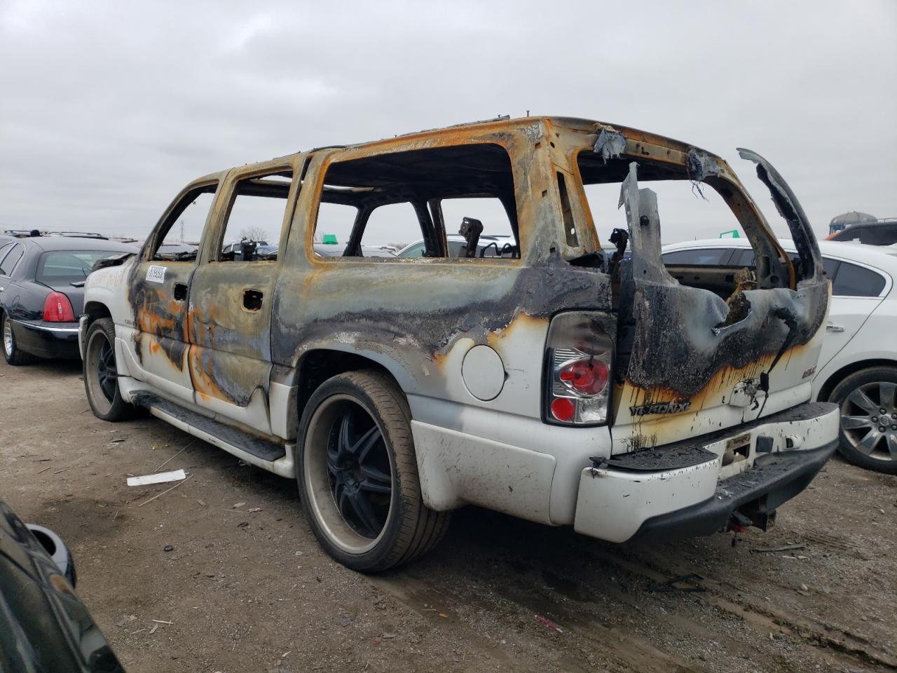 Obraz 2 z 2004 GMC YUKON XL DENALI 2004 z VIN 1GKFK66U14J127104