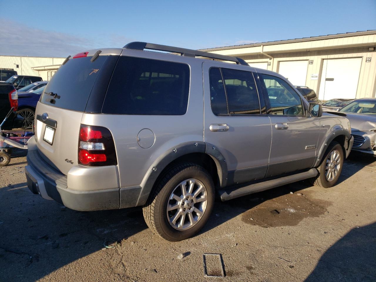 Image 3 of 2008 FORD EXPLORER XLT 2008 with VIN 1FMEU738X8UB25303