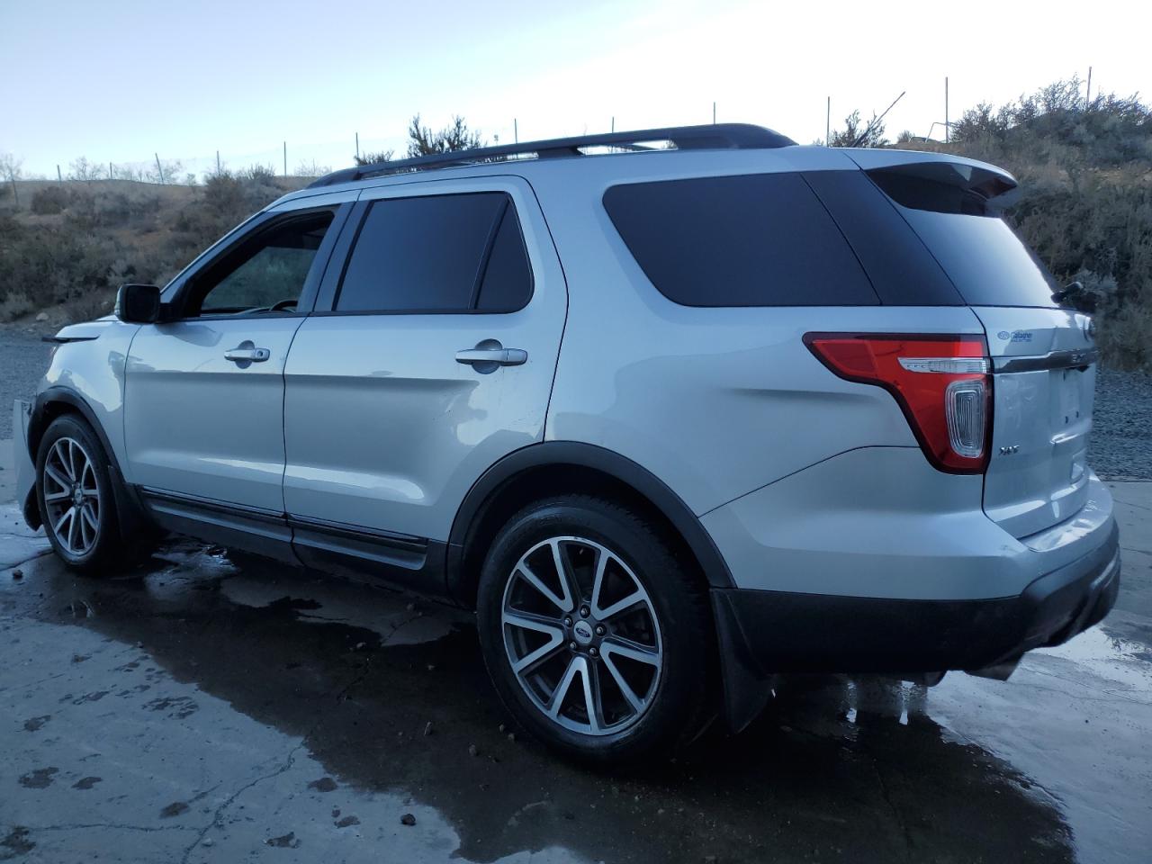 Image 2 of 2015 FORD EXPLORER XLT 2015 with VIN 1FM5K8D89FGB40591