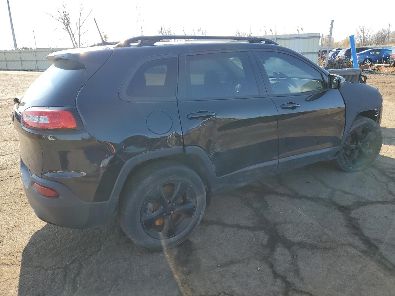 Изображение 3 2016 JEEP CHEROKEE LATITUDE 2016 с VIN 1C4PJMCB4GW117751