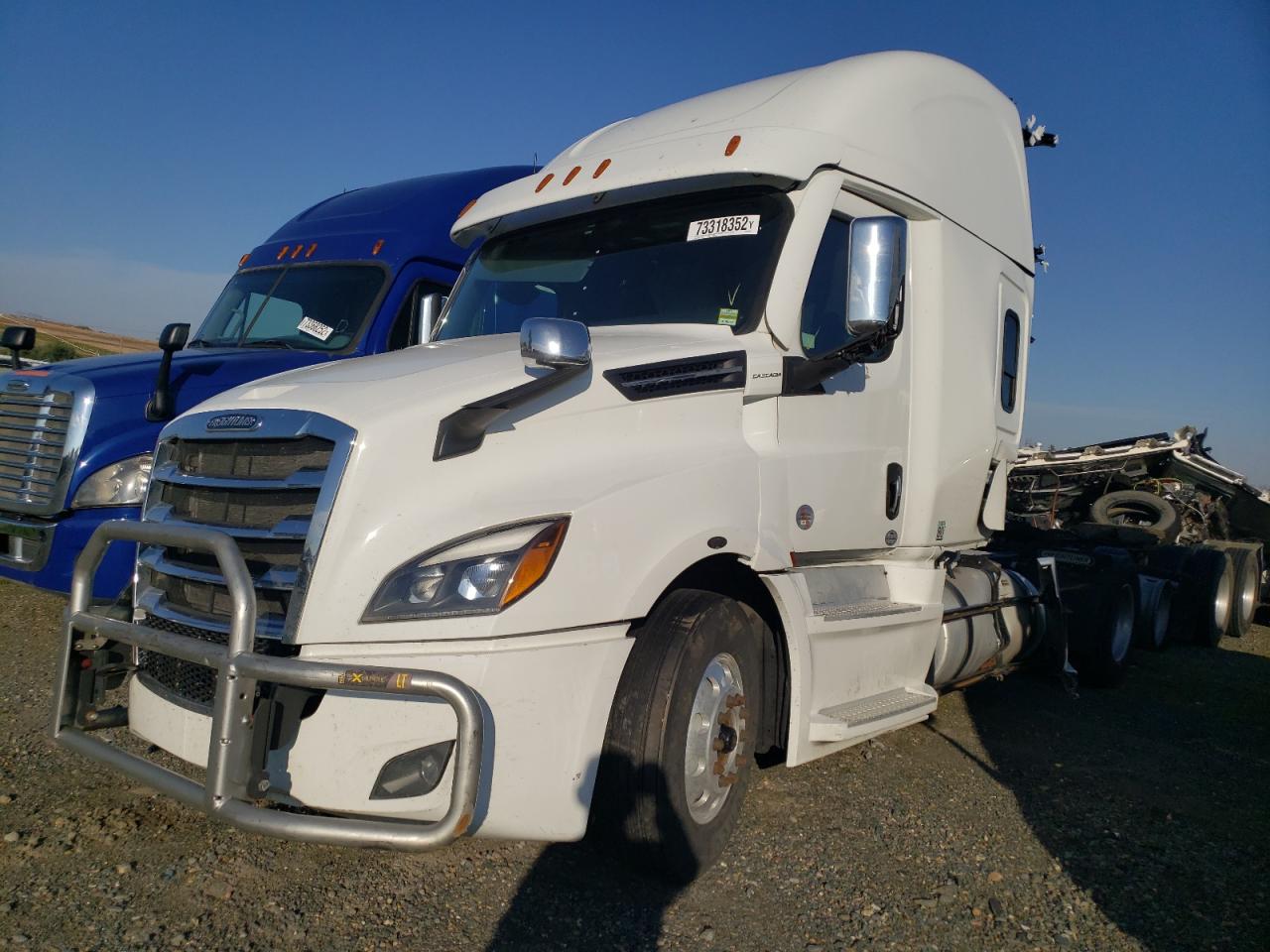 Image 2 of 2021 FREIGHTLINER CASCADIA 126  2021 with VIN 3AKJHHDR3MSMU8237