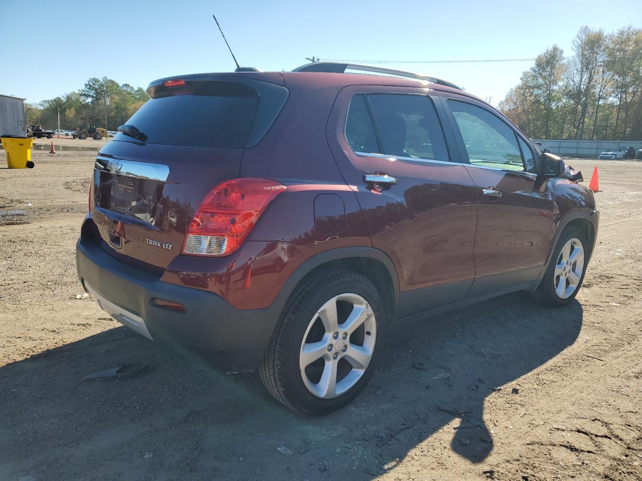 Image 3 of 2016 CHEVROLET TRAX LTZ 2016 with VIN 3GNCJMSB0GL229010