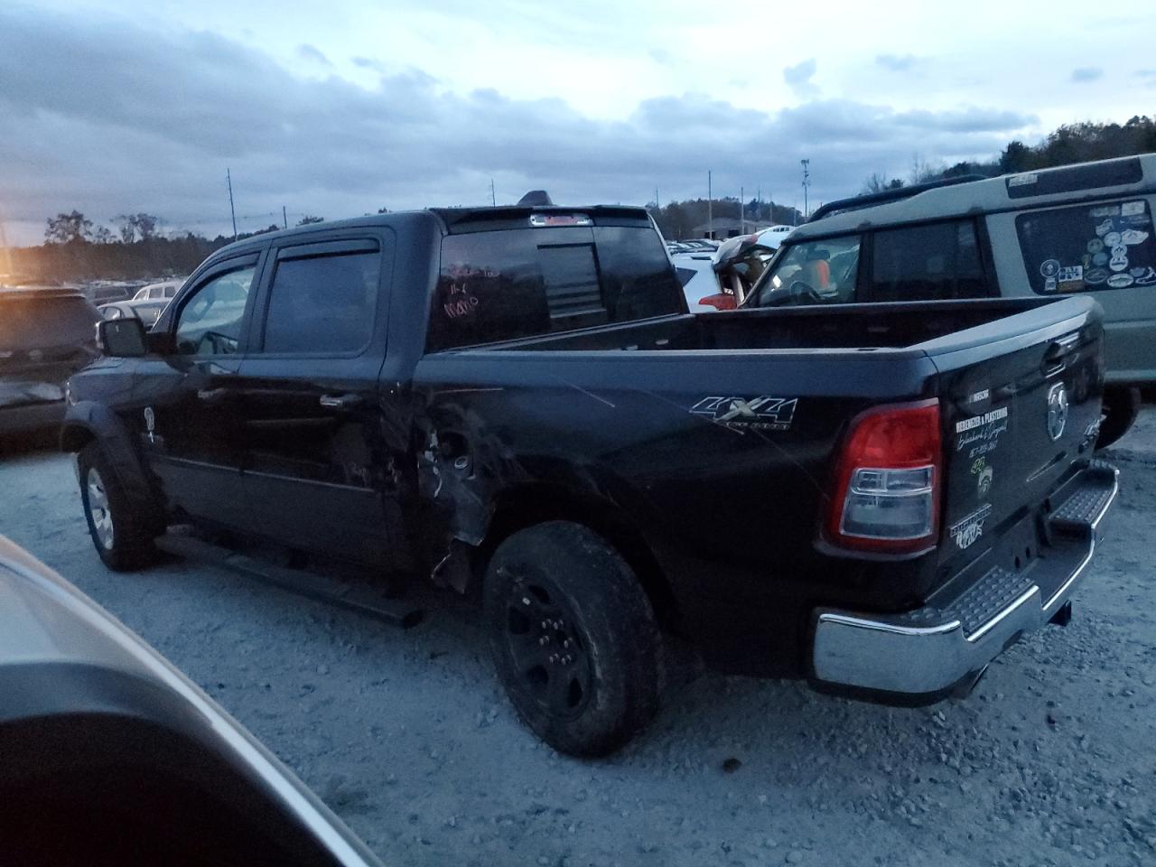 Obraz 2 z 2019 RAM 1500 BIG HORN/LONE STAR 2019 z VIN 1C6SRFFT9KN669237