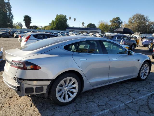Obraz 3 z 2016 TESLA MODEL S  2016 z VIN 5YJSA1E18GF170518
