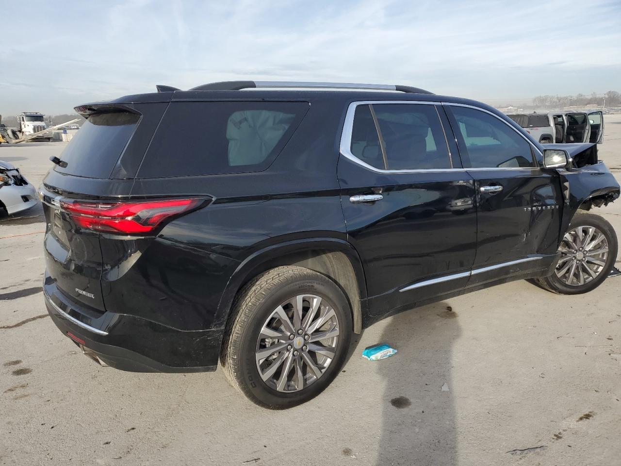 Изображение 3 2023 CHEVROLET TRAVERSE PREMIER 2023 с VIN 1GNEVKKWXPJ195153