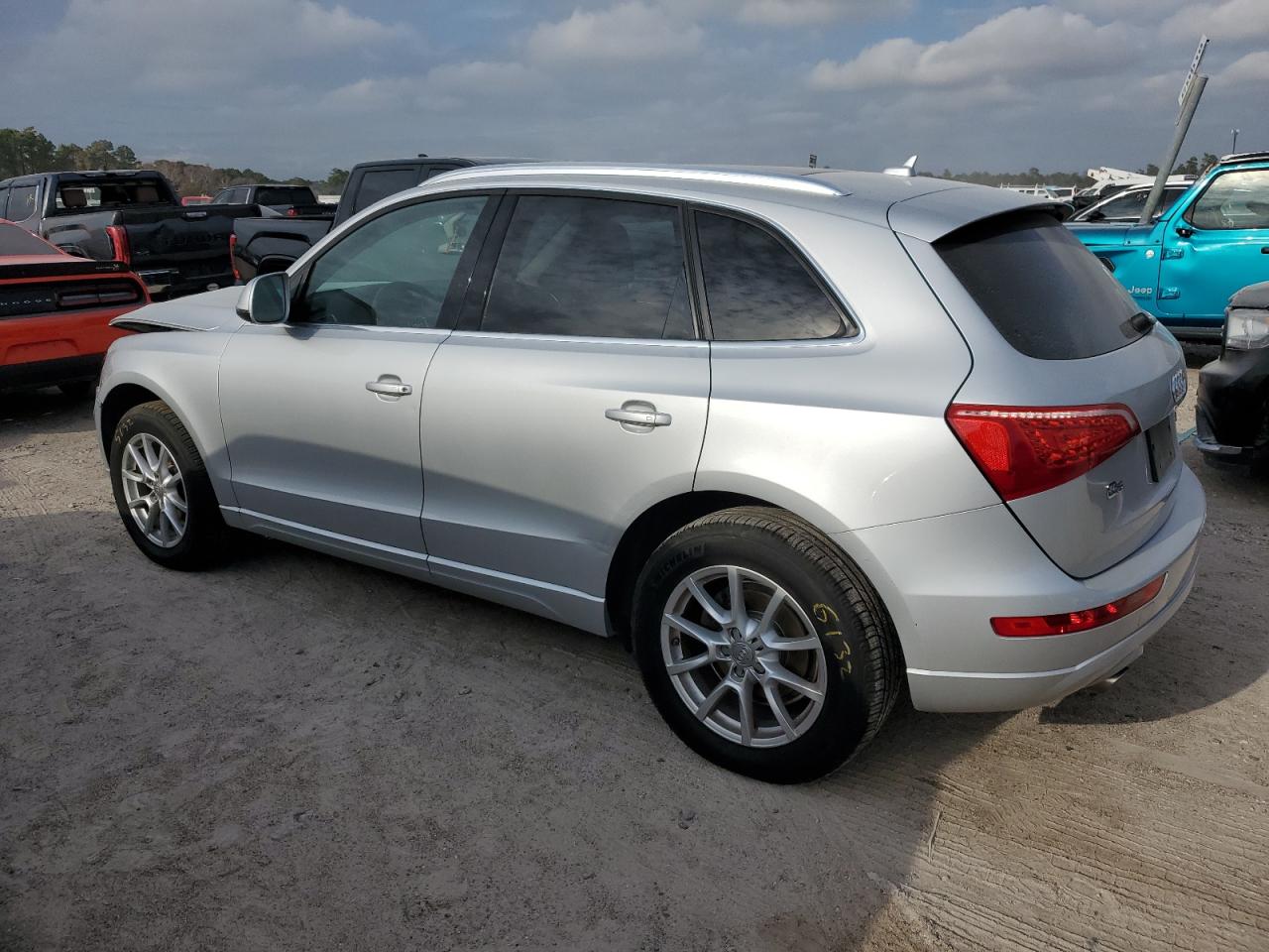 Image 2 of Audi Q5 3.2 2009 with VIN WA1KK78RX9A020563