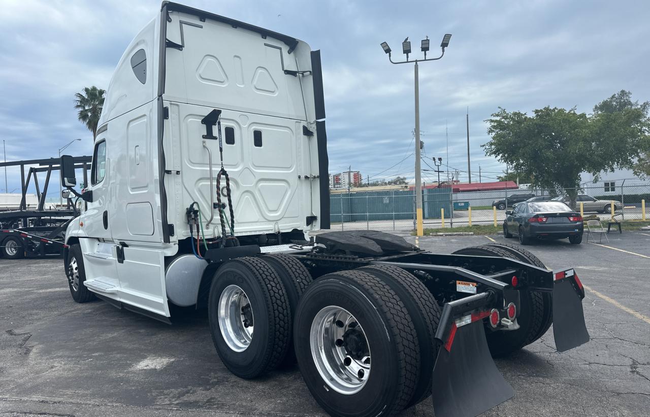 Image 3 of 2017 FREIGHTLINER CASCADIA 125  2017 with VIN 1FUJGLDR4HLHY3100