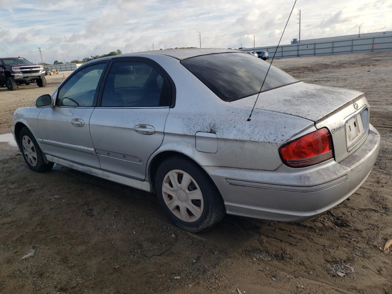 Obraz 2 z 2005 HYUNDAI SONATA GL 2005 z VIN KMHWF25H45A108234