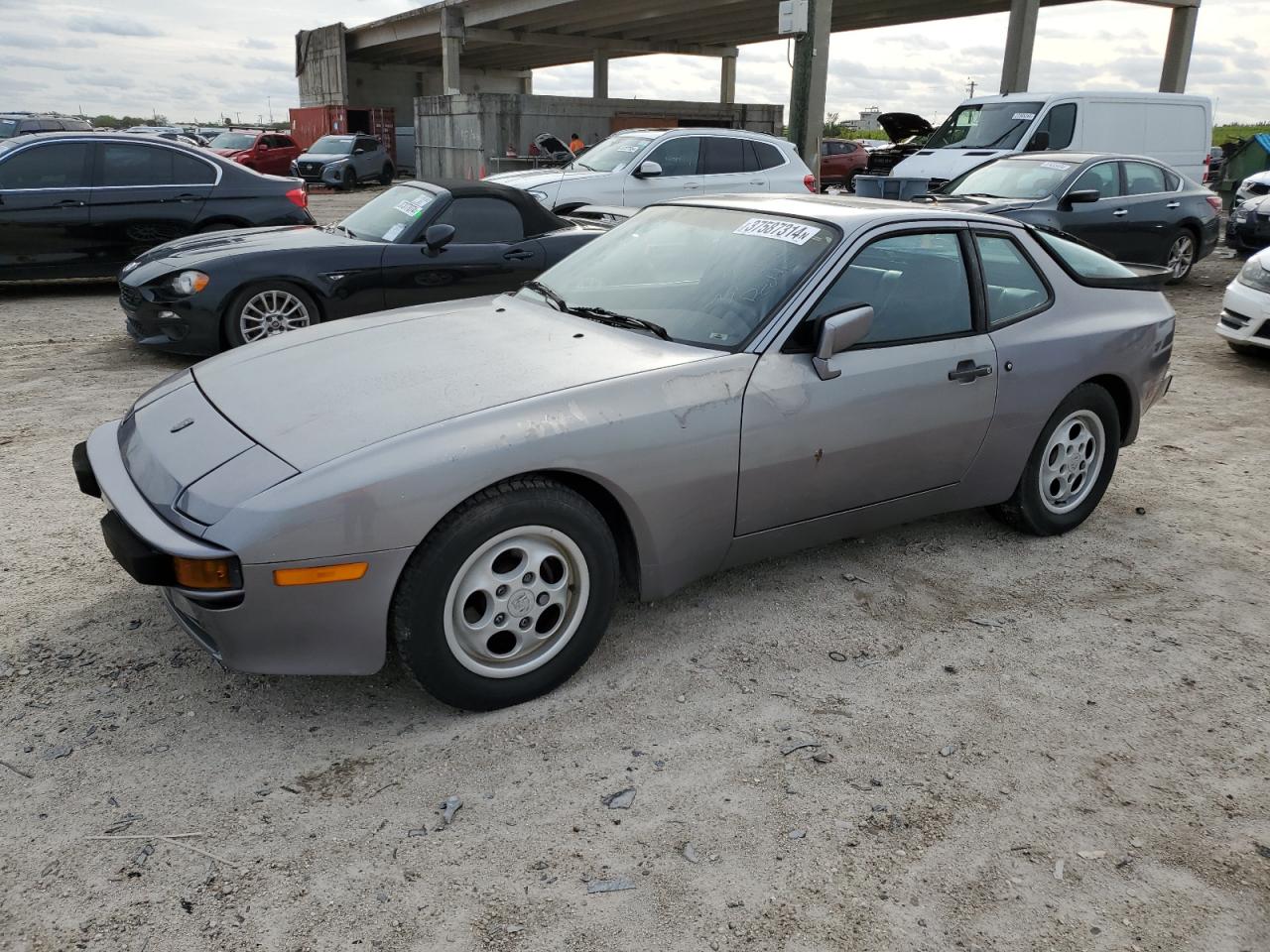 1987 PORSCHE 944  1987 image