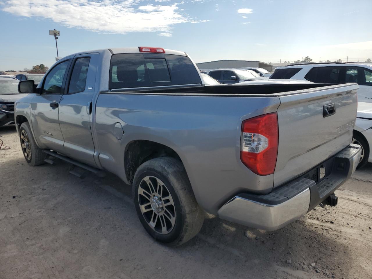 Image 2 of 2015 TOYOTA TUNDRA DOUBLE CAB SR/SR5 2015 with VIN 5TFRM5F12FX084492