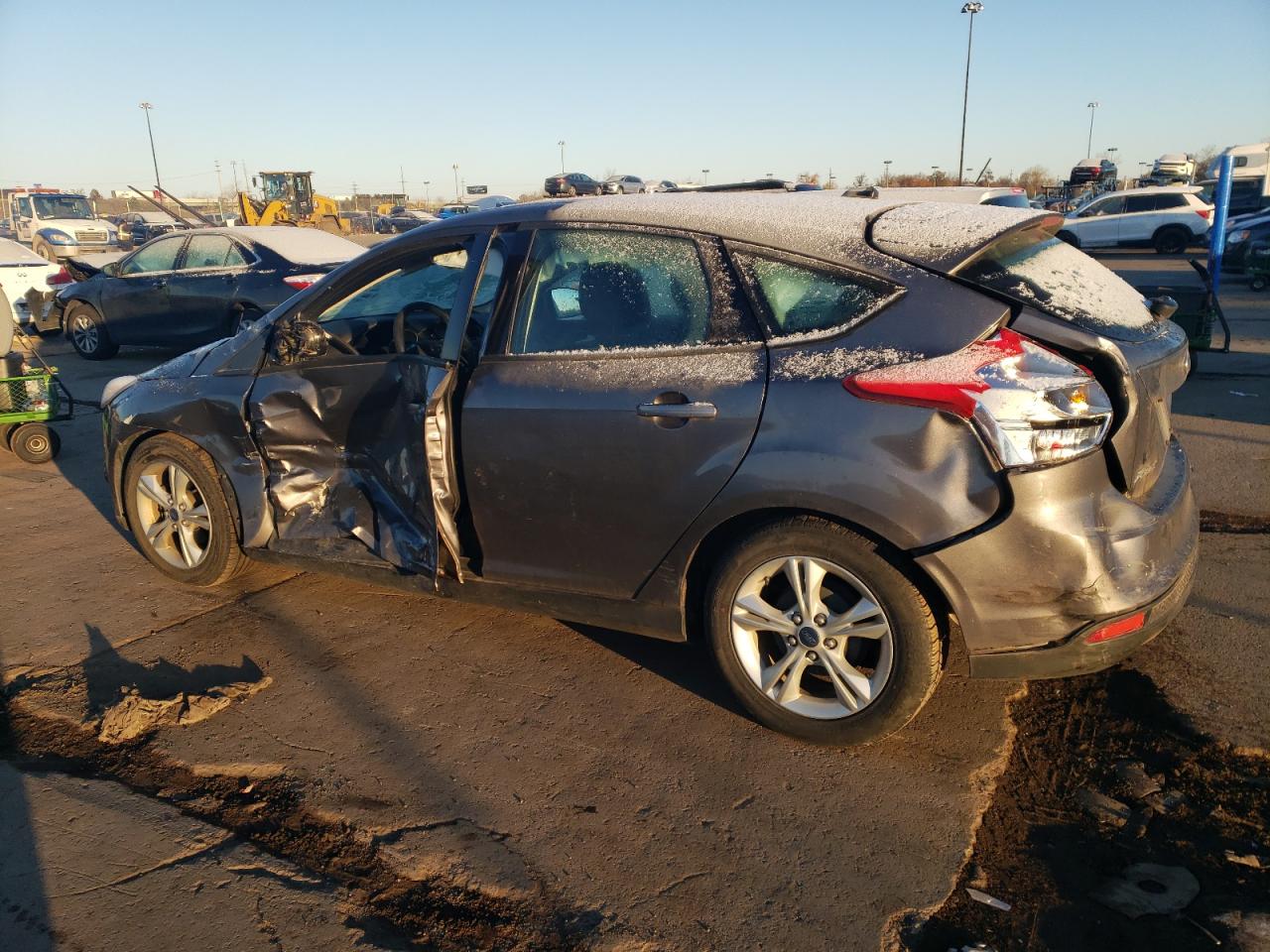 Image 2 of 2014 FORD FOCUS SE 2014 with VIN 1FADP3K28EL107435