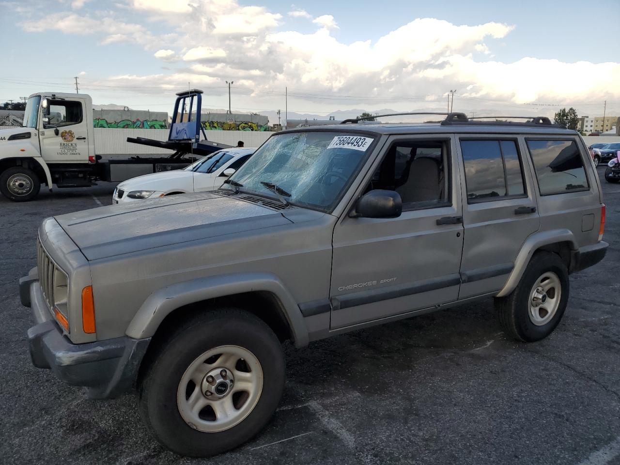 Image 1 of 2000 JEEP CHEROKEE SPORT 2000 with VIN 1J4FT48S7YL133728