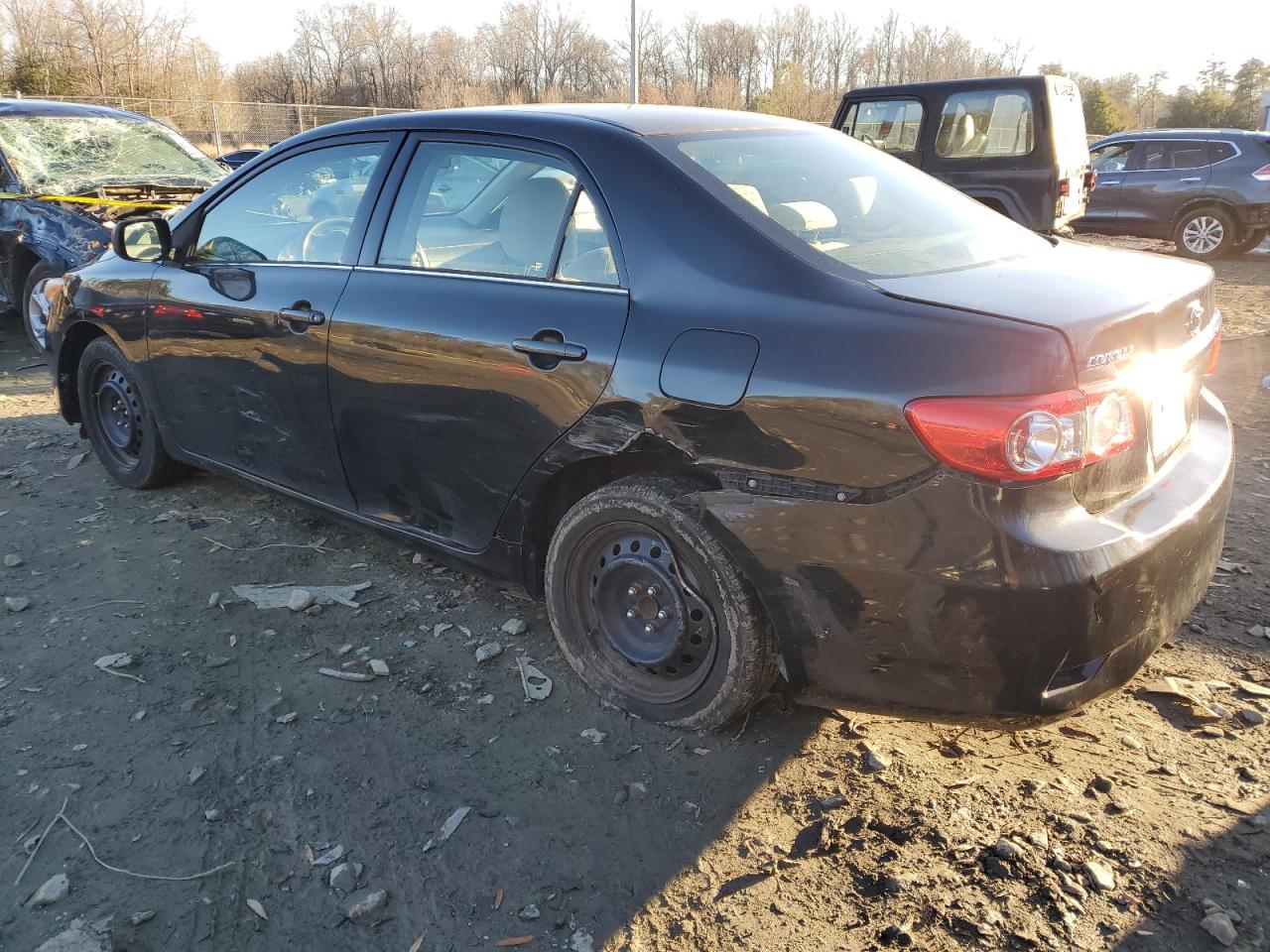 Image 2 of 2013 TOYOTA COROLLA BASE 2013 with VIN 2T1BU4EE4DC033748