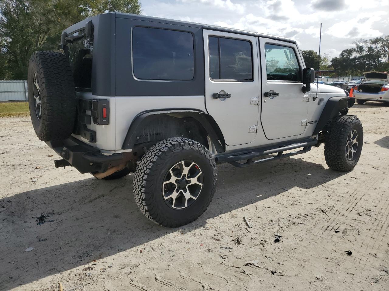 Obraz 3 z 2012 JEEP WRANGLER UNLIMITED SAHARA 2012 z VIN 1C4BJWEG5CL153619