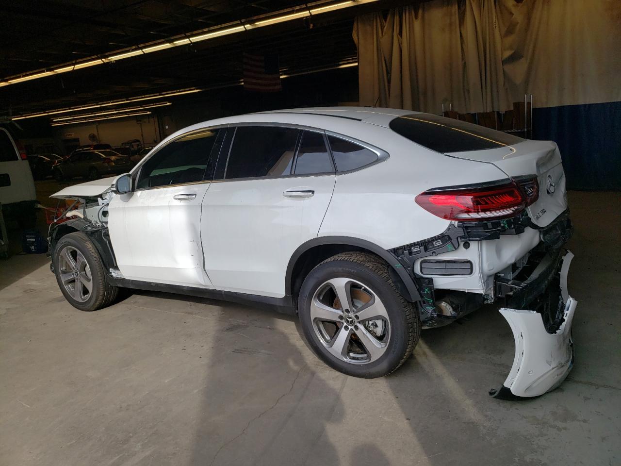 Obraz 2 z 2023 MERCEDES-BENZ GLC COUPE 300 4MATIC 2023 z VIN W1N0J8EB4PG165811