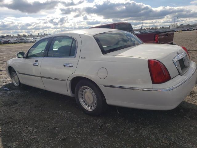 Image 2 of 2000 LINCOLN TOWN CAR EXECUTIVE 2000 with VIN 1LNHM81W0YY884930