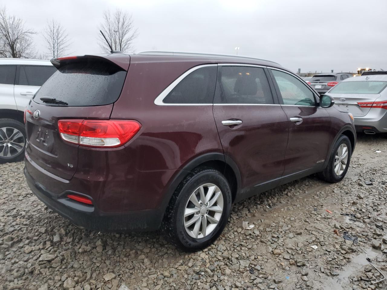 Image 3 of 2017 KIA SORENTO LX 2017 with VIN 5XYPGDA58HG334861