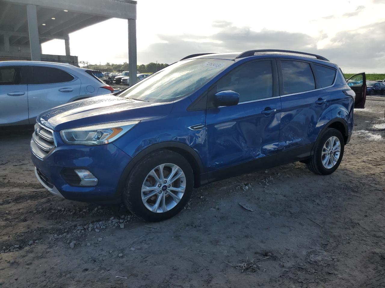 Image 1 of 2017 FORD ESCAPE SE 2017 with VIN 1FMCU0GD7HUC60163