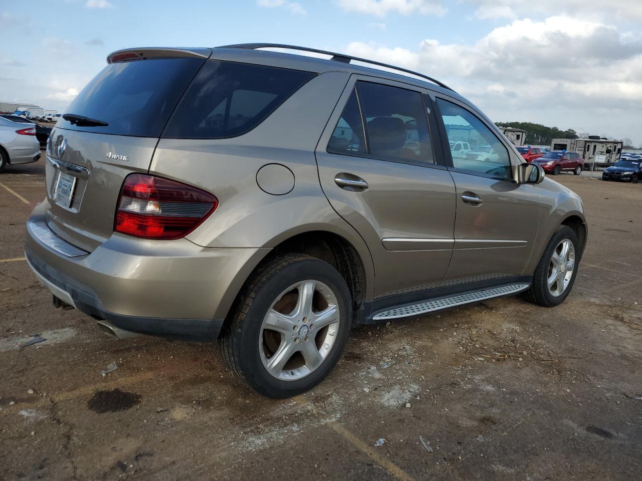 Obraz 3 z 2008 MERCEDES-BENZ ML 350 2008 z VIN 4JGBB86E68A360086