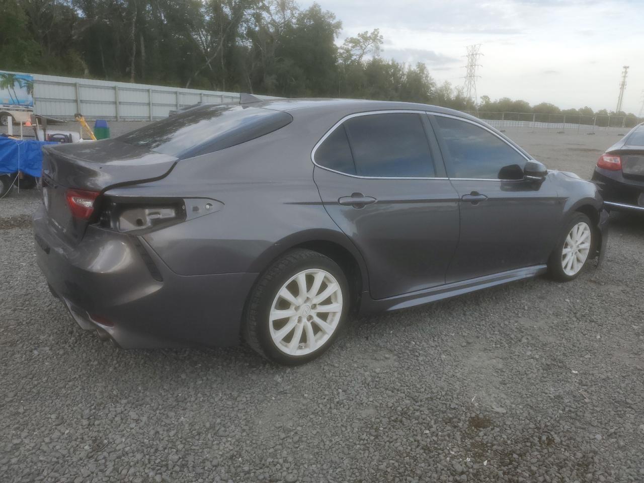 Image 3 of 2020 TOYOTA CAMRY SE 2020 with VIN 4T1J11AK2LU889657