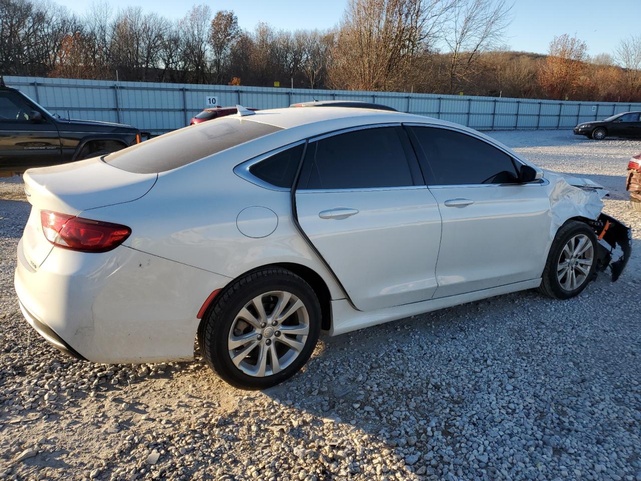 Obraz 3 z 2015 CHRYSLER 200 LIMITED 2015 z VIN 1C3CCCAB6FN671601