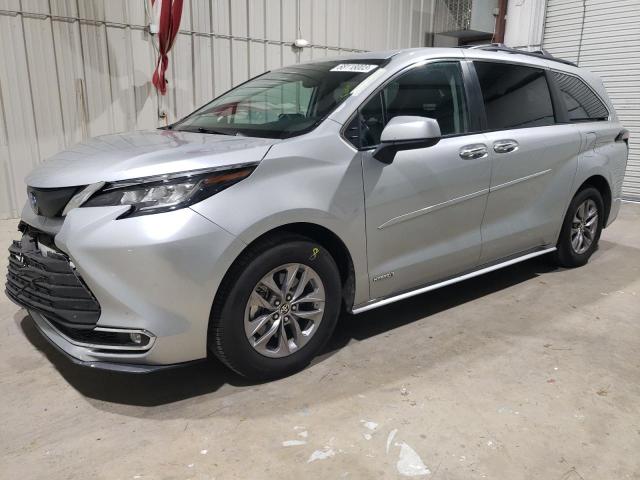 Image 1 of 2021 TOYOTA SIENNA XLE 2021 with VIN 5TDYRKECXMS063570
