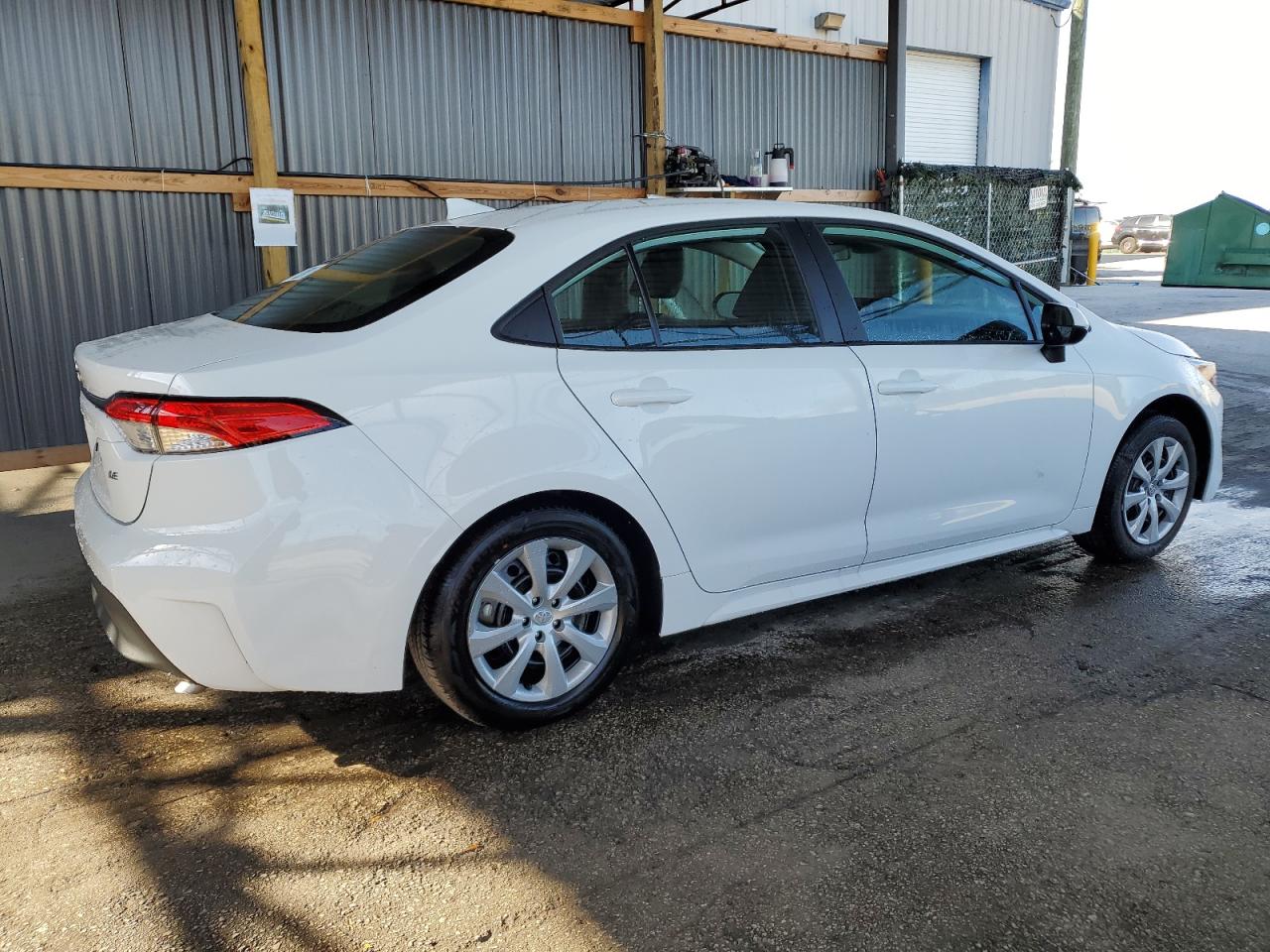 Изображение 3 2024 TOYOTA COROLLA LE 2024 с VIN 5YFB4MDE9RP084669
