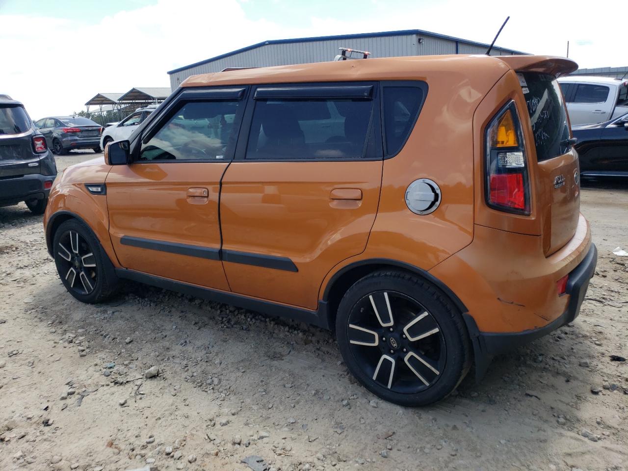 Изображение 2 2010 KIA SOUL + 2010 с VIN KNDJT2A29A7110111
