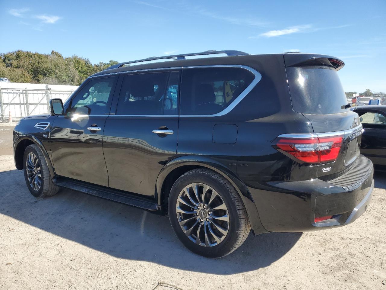 Obraz 2 z 2022 NISSAN ARMADA PLATINUM 2022 z VIN JN8AY2DA0N9390018