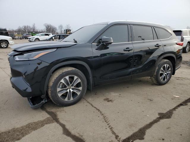 Image 1 of 2021 TOYOTA HIGHLANDER XLE 2021 with VIN 5TDHZRBH5MS086411