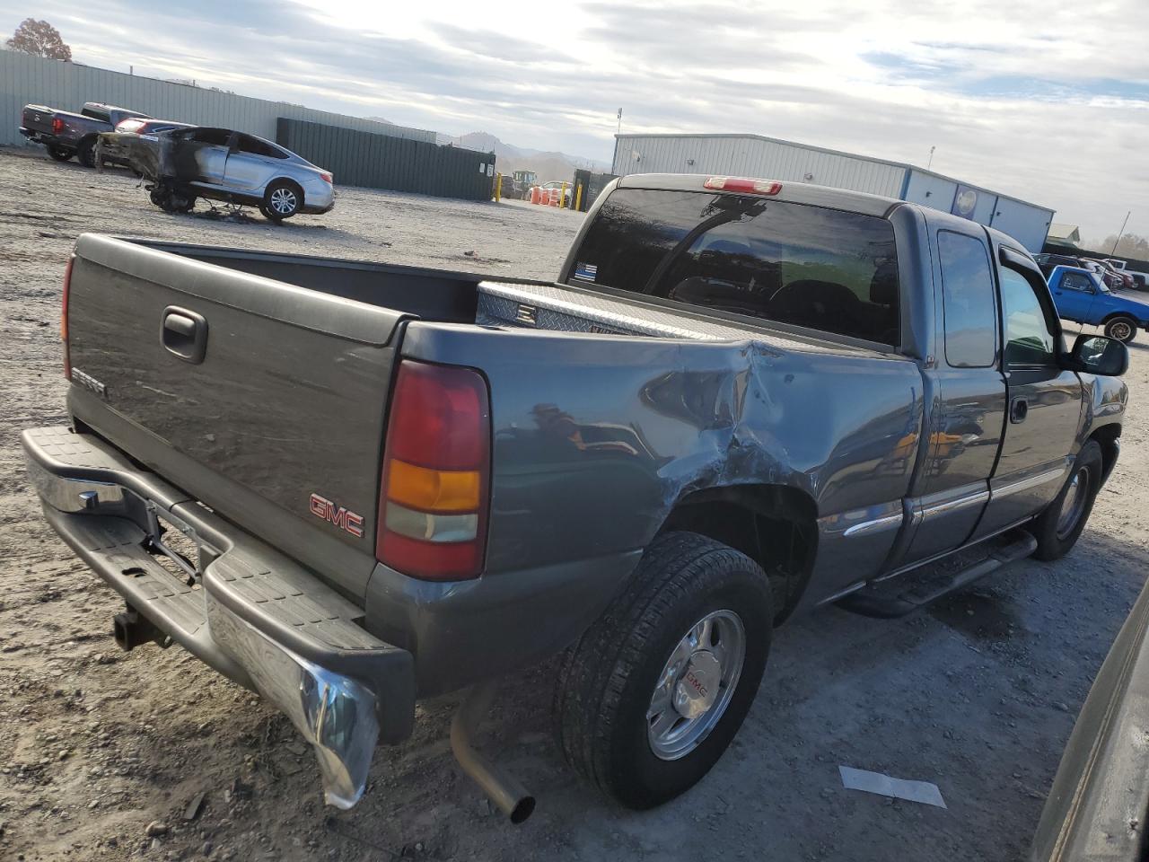 Изображение 3 2001 GMC NEW SIERRA C1500 2001 с VIN 2GTEC19T911166782