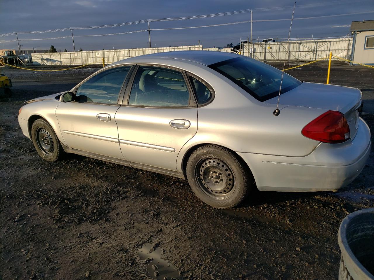 Изображение 2 2002 FORD TAURUS SES 2002 с VIN 1FAFP55U32G175843