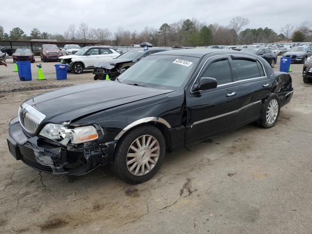 Image 1 of 2004 LINCOLN TOWN CAR EXECUTIVE 2004 with VIN 1LNHM81W64Y629726