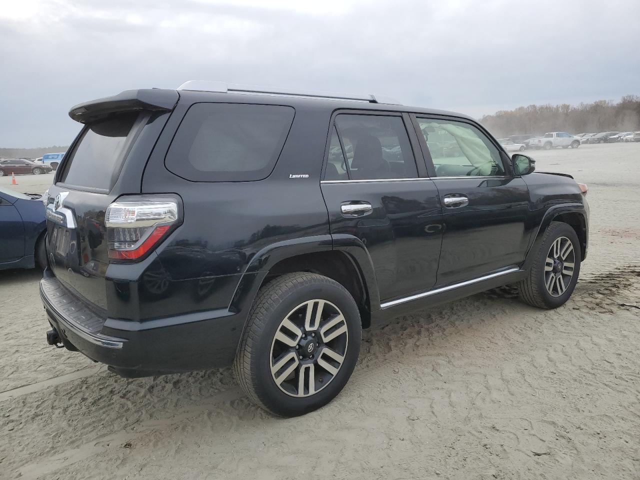 Изображение 3 2018 TOYOTA 4RUNNER SR5/SR5 PREMIUM 2018 с VIN JTEBU5JR3J5488853