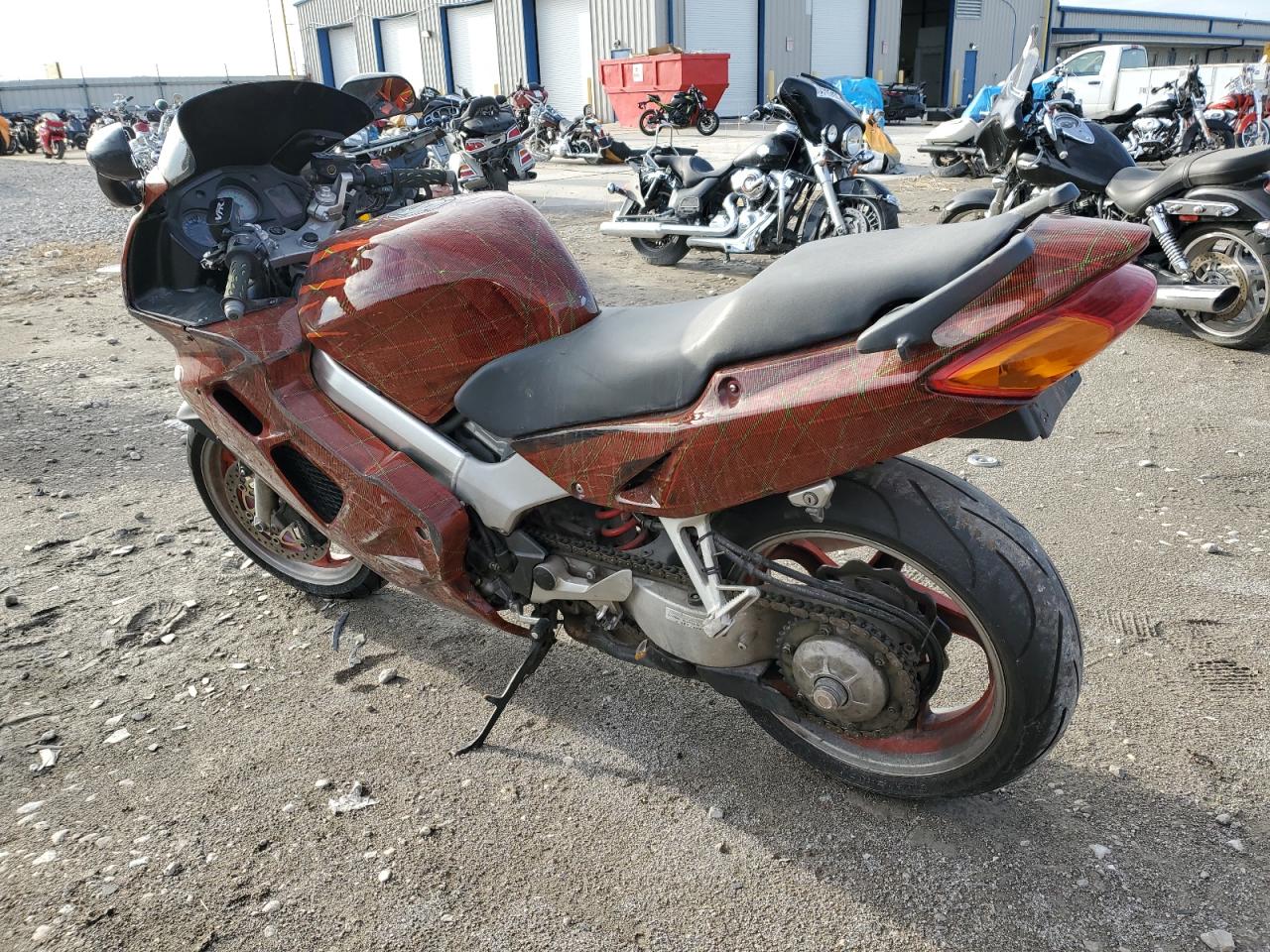 Obraz 3 z 1999 HONDA VFR 800 1999 z VIN JH2RC46A1XM103573
