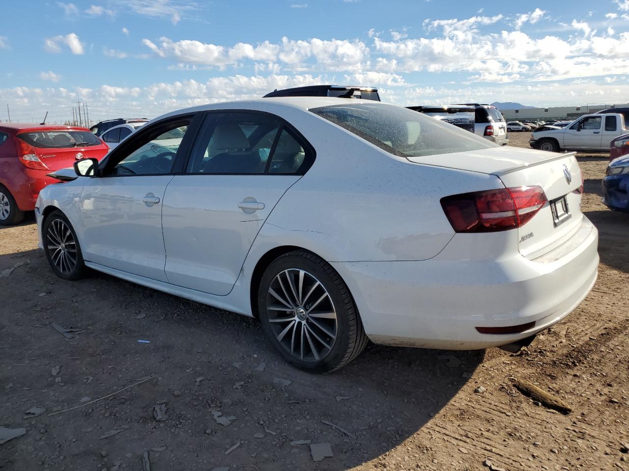 Obraz 2 z 2016 VOLKSWAGEN JETTA SPORT 2016 z VIN 3VWD17AJ4GM331117