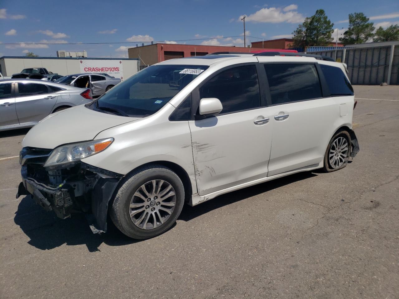 Toyota Sienna Xle 2019 image