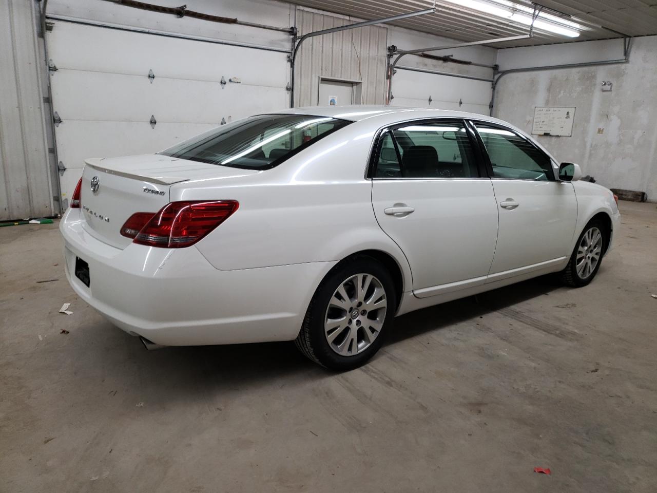 Obraz 3 z 2008 TOYOTA AVALON XL 2008 z VIN 4T1BK36B58U264005