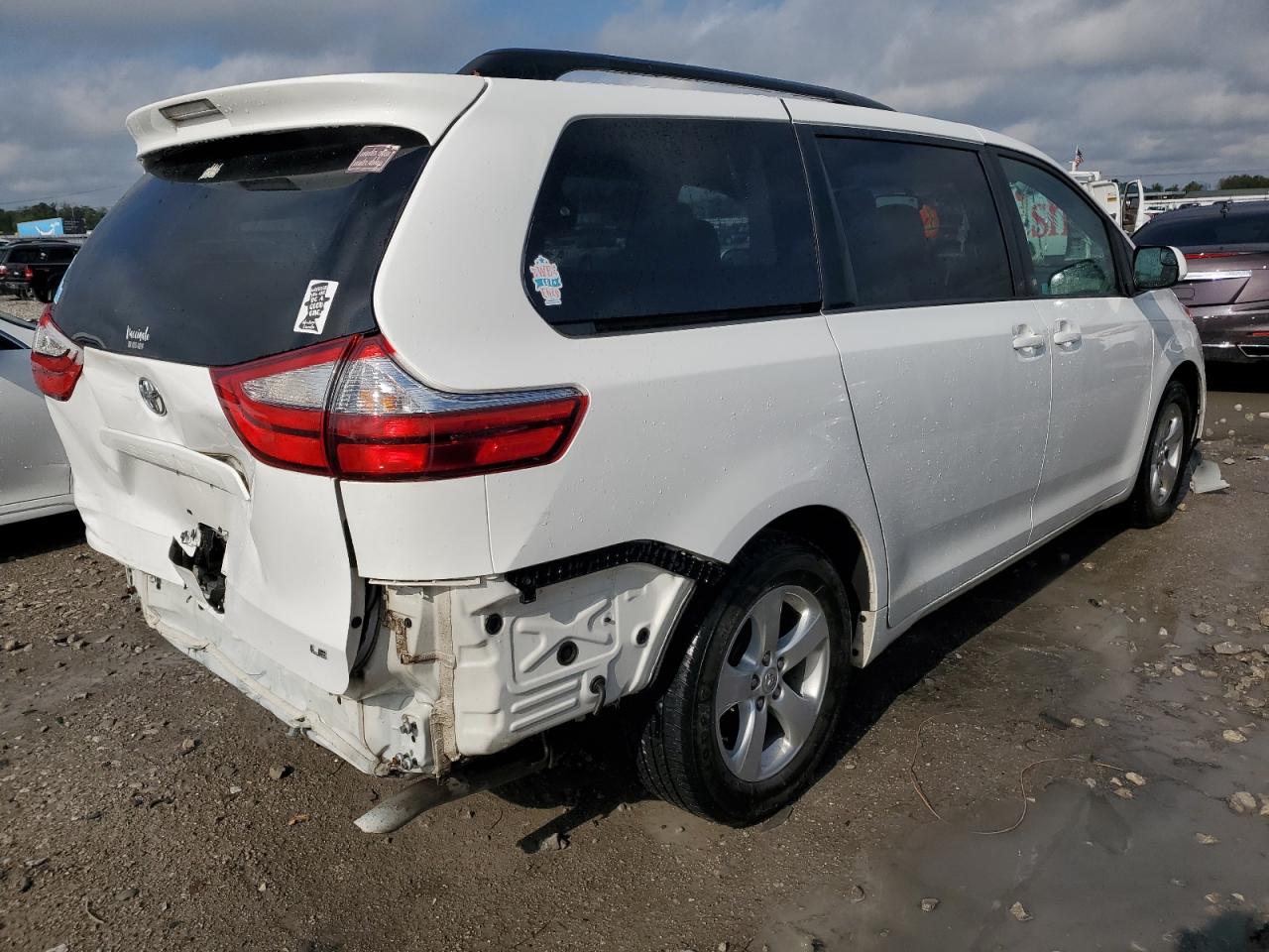 Image 3 of 2017 TOYOTA SIENNA LE 2017 with VIN 5TDKZ3DC0HS778280